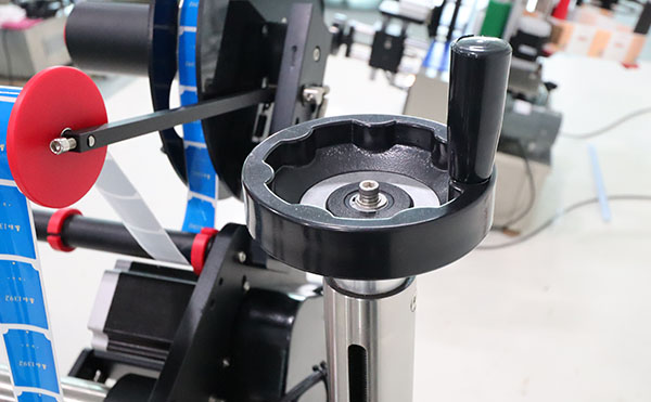 圓瓶貼標(biāo)機(jī),貼標(biāo)機(jī),全自動貼標(biāo)機(jī)