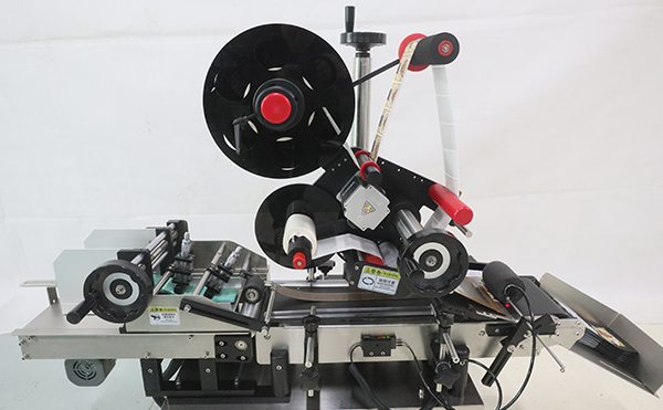 全自動高速分卡貼標(biāo),貼標(biāo)機,平面貼標(biāo)機